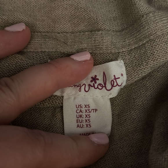 Sweater - Picture 4 of 4